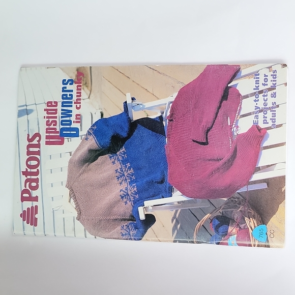 Patons Upside Downers In Chunky Easy Knitting Projects - Picture 8 of 10